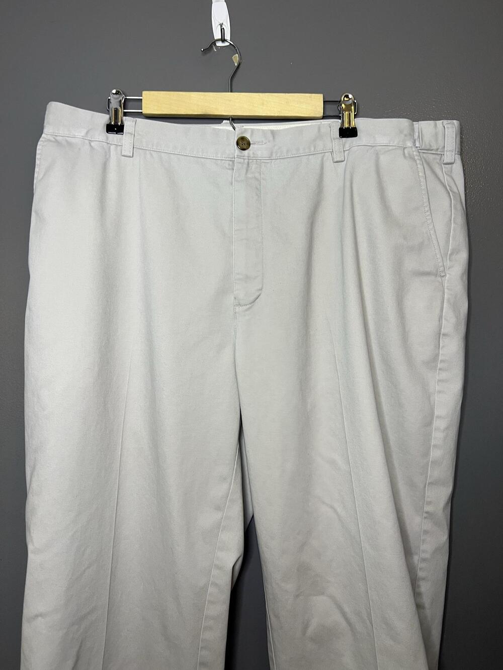 L.L. Bean Pants Mens 42x29 Beige Comfort Waist Pleated Chino Straight Casual